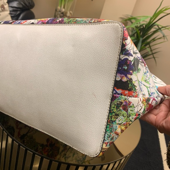 ELLIOTT LUCCA Ana In White Spring Botanica Tote Bag - Picture 7 of 16